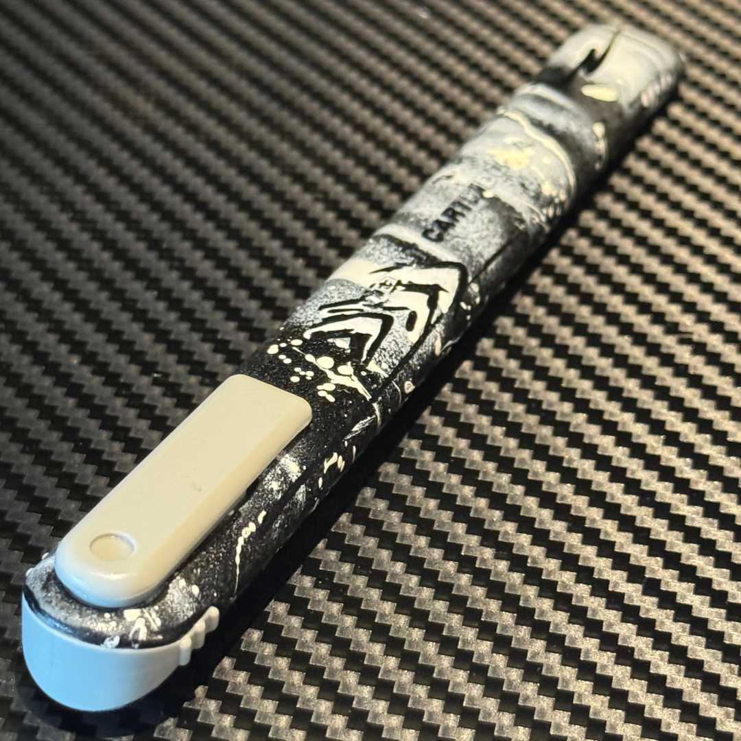 RED Knife – Monochrome Edition