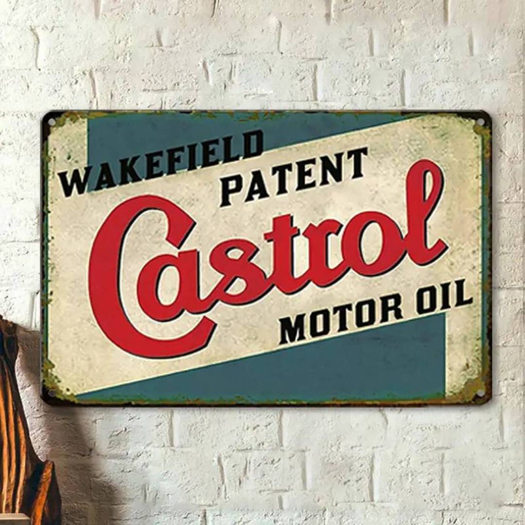 Weißes Metallschild mit roter Aufschrift Castrol