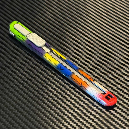 RED Knife – Rainbow Edition